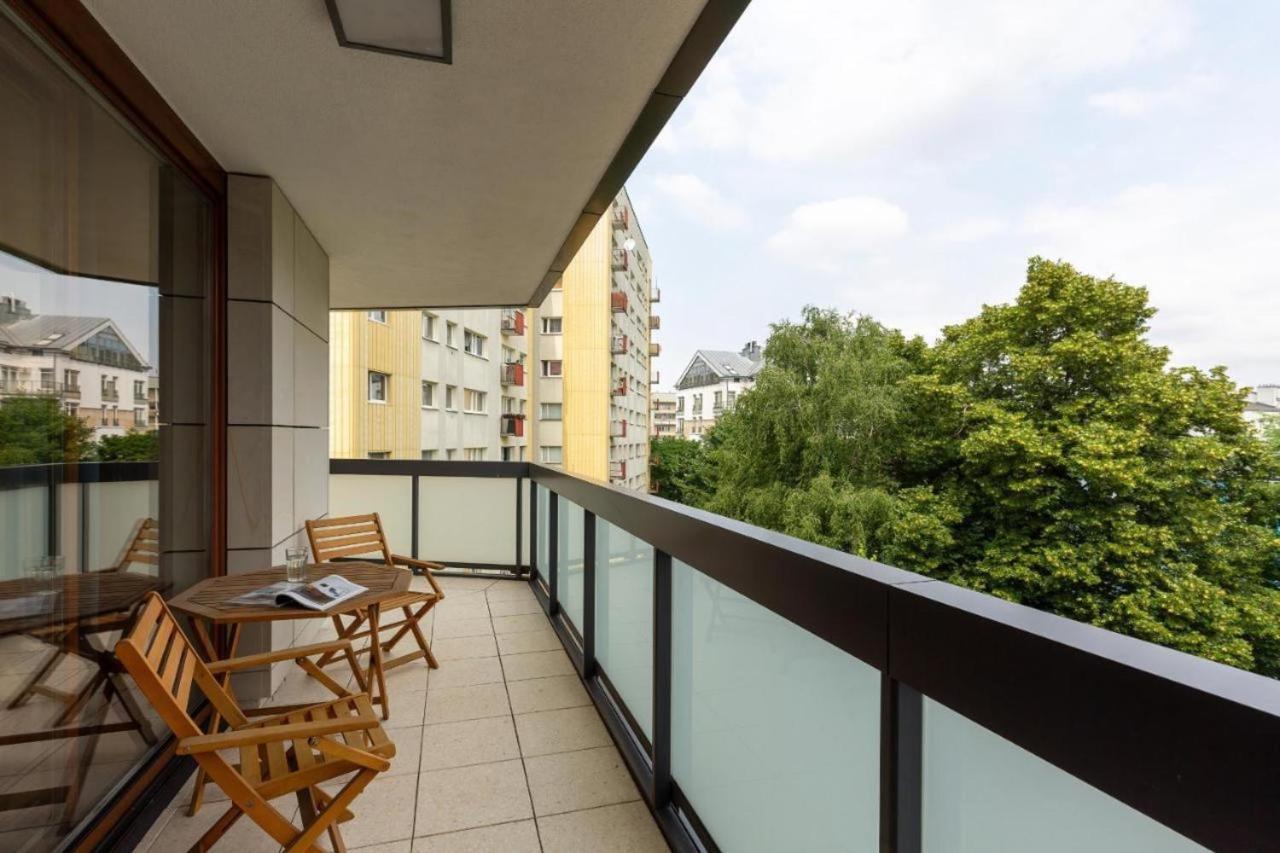 Modern Apartment With Pool Near Golden Terraces 바르샤바 외부 사진